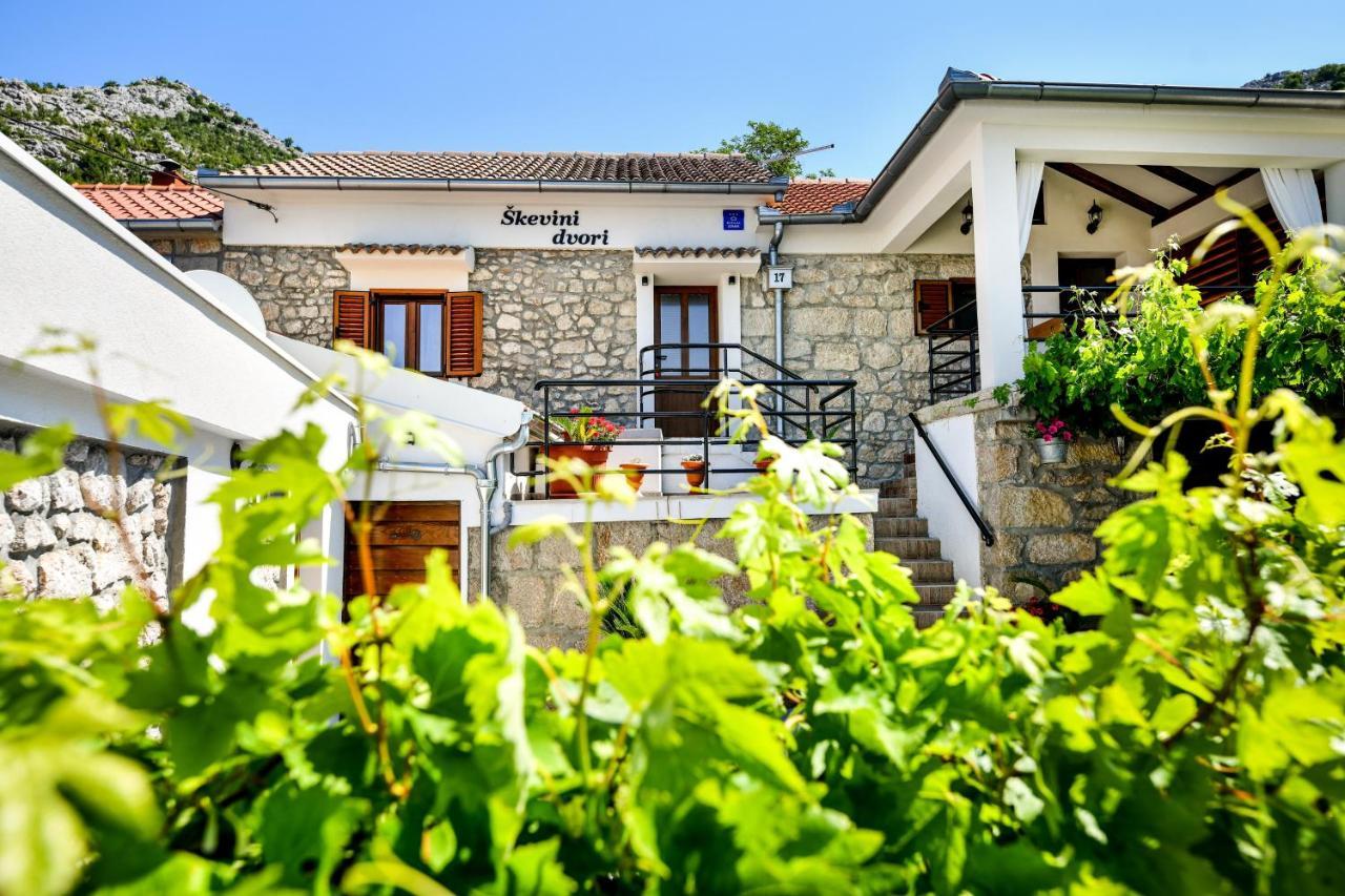 Holiday Home Skevini Dvori Stari Grad Kültér fotó