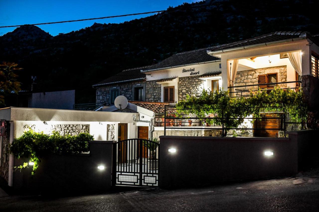 Holiday Home Skevini Dvori Stari Grad Kültér fotó