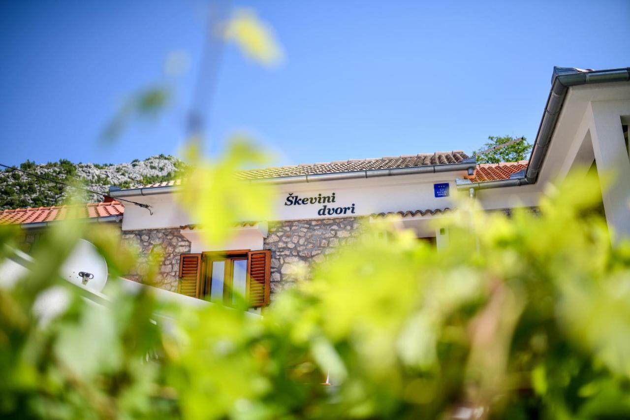 Holiday Home Skevini Dvori Stari Grad Kültér fotó