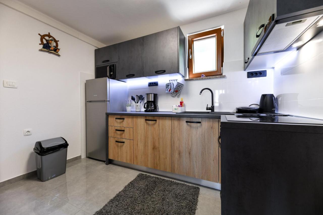 Holiday Home Skevini Dvori Stari Grad Kültér fotó