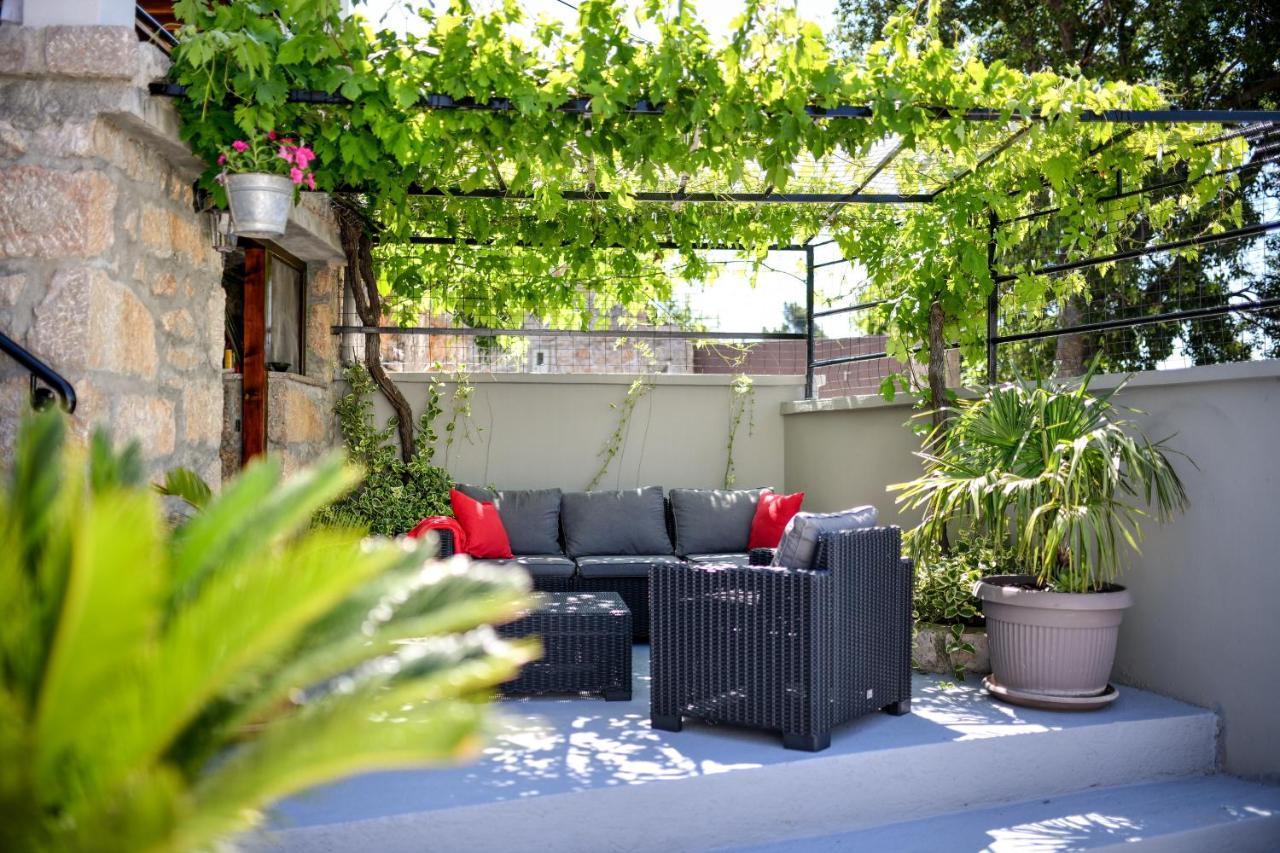 Holiday Home Skevini Dvori Stari Grad Kültér fotó