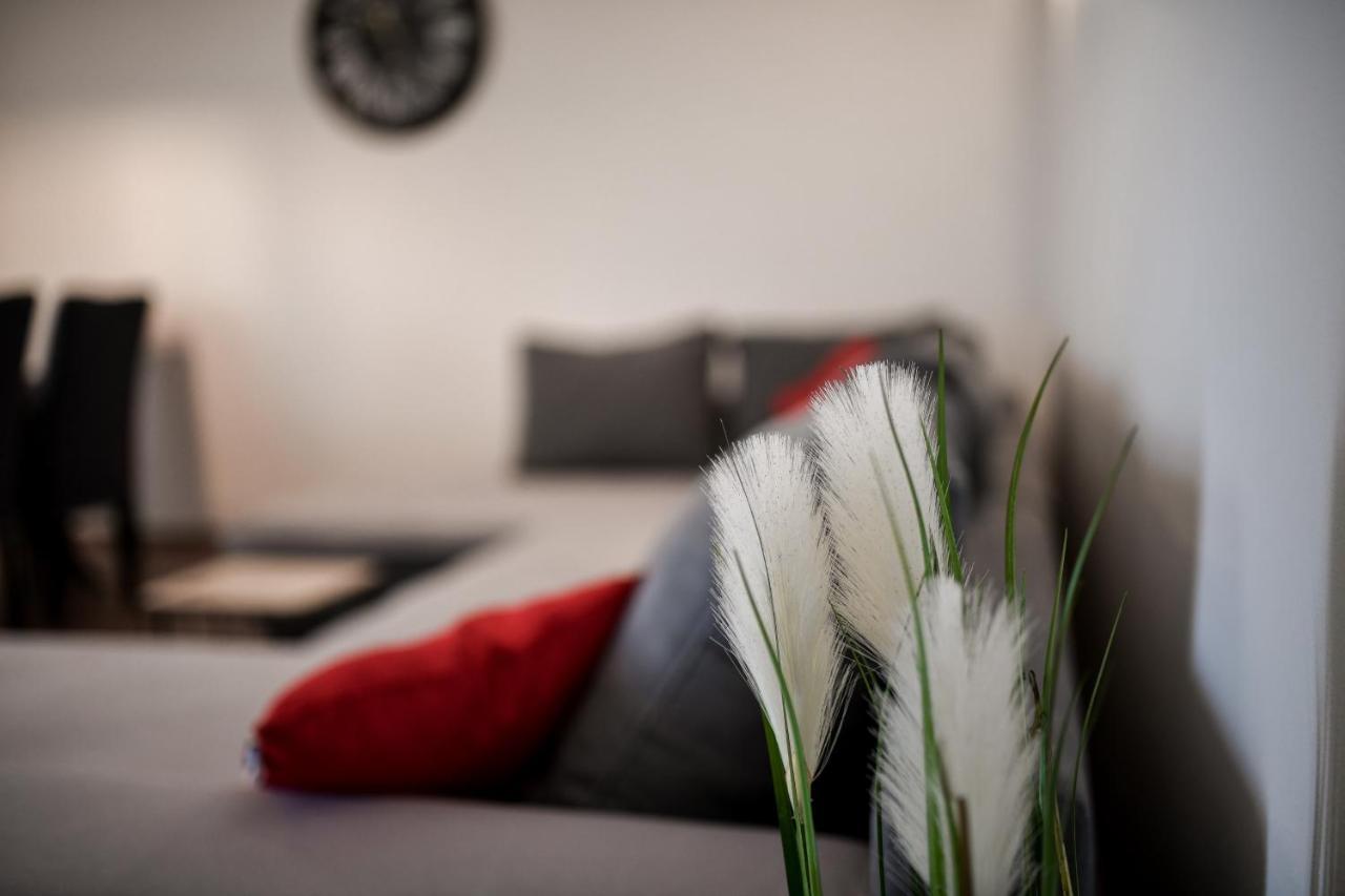 Holiday Home Skevini Dvori Stari Grad Kültér fotó