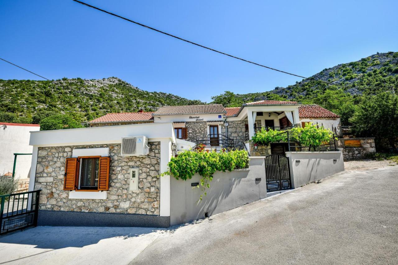 Holiday Home Skevini Dvori Stari Grad Kültér fotó